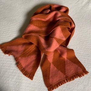 100% cashmere knitted scarf